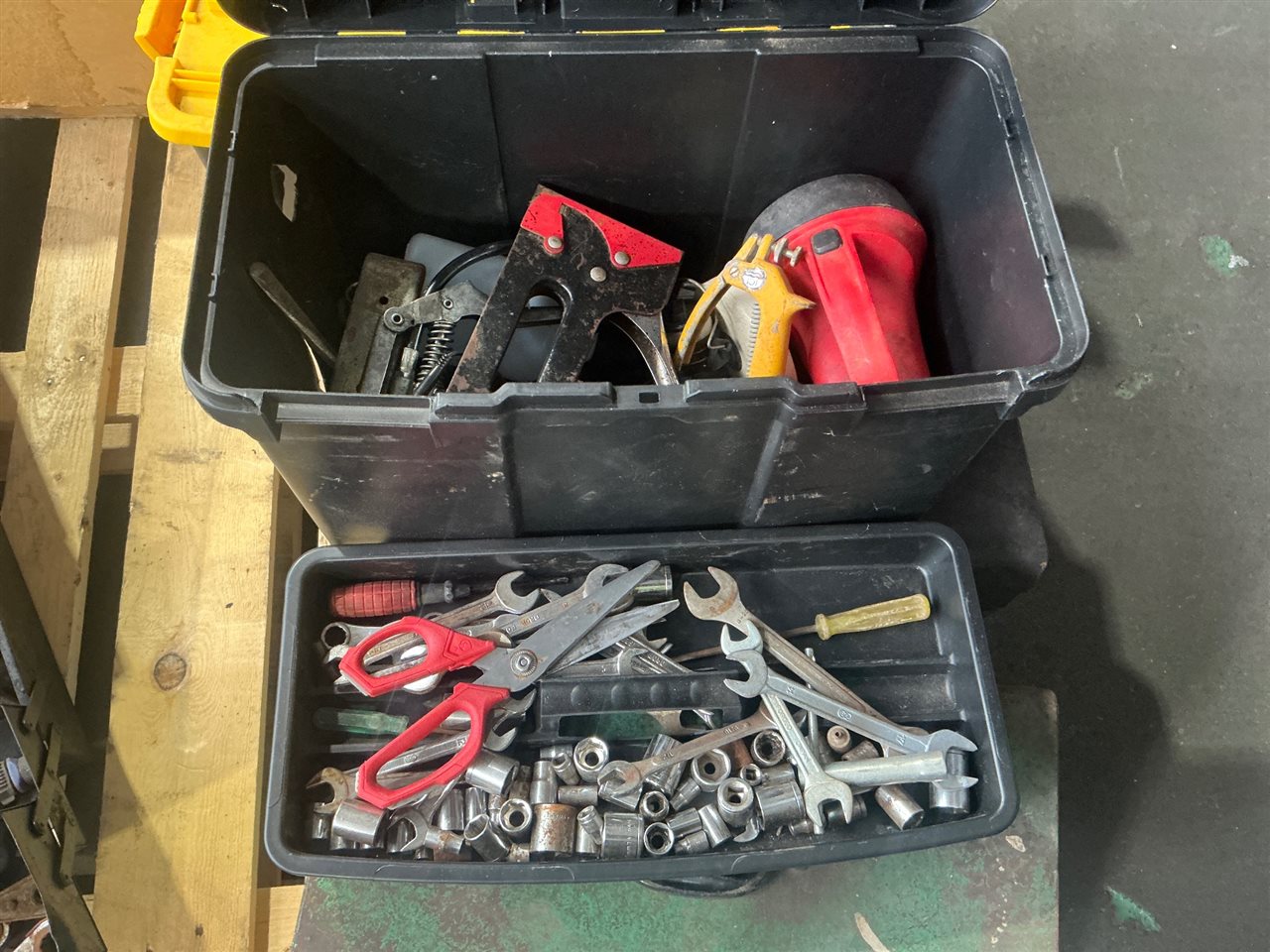 Plastic 2 PCE Tool Trolley with Sockets and Tools