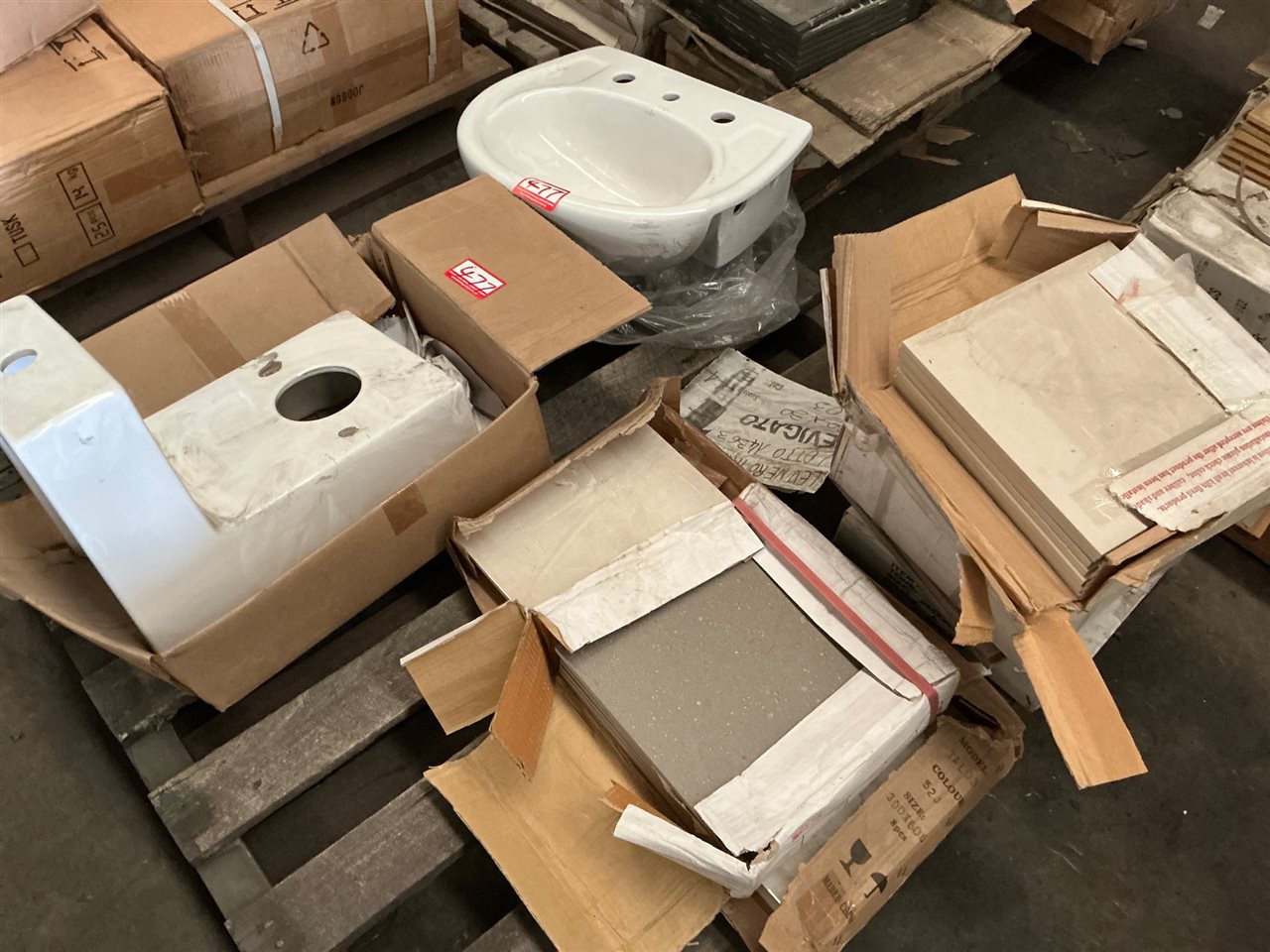 Mixed Pallet Lot, Sink, Speckled Stone Tiles, Beige Tiles 300 x 300, 300 x 450