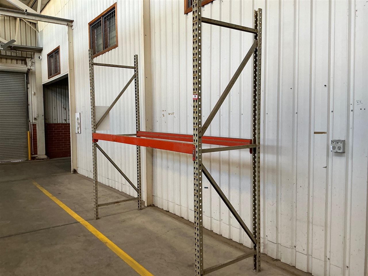 Pallet Racking, - Brownbuit 1 Bay Overall 2600 mm Length Approx- 2700 mm  High -
