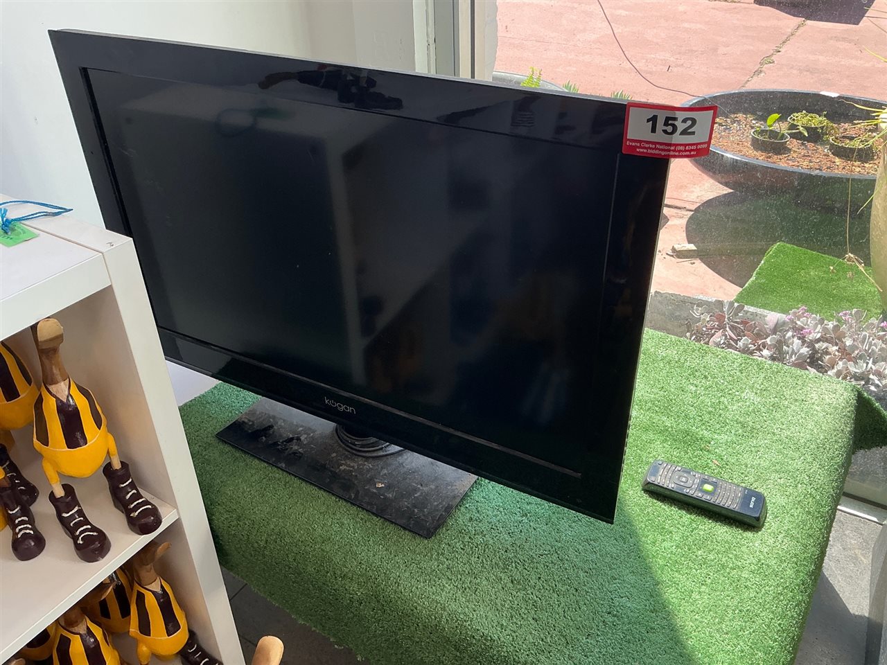 Kogan 32in Full HD LCD TV, Model KALCD32FHDXA, with Remote