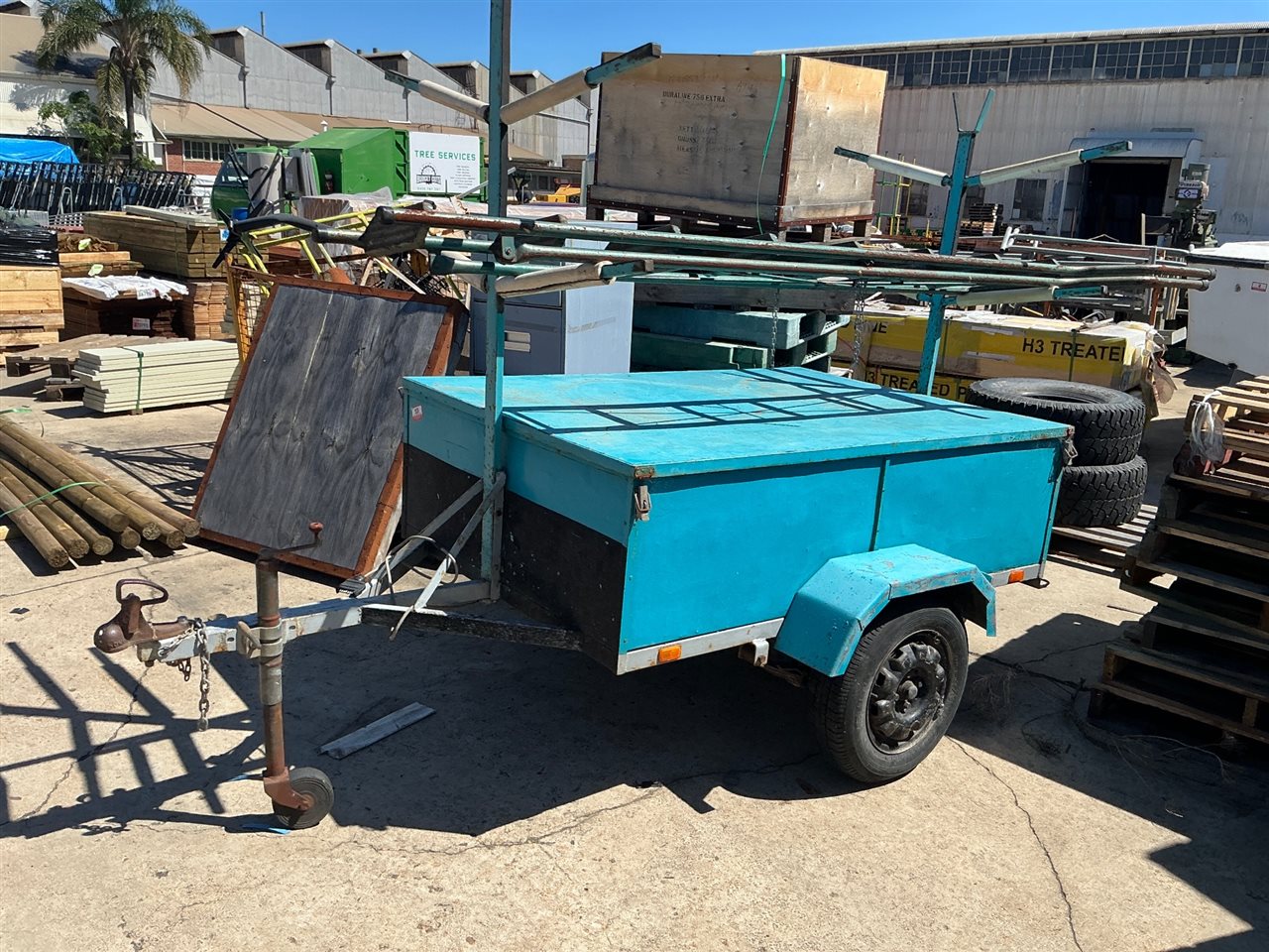 Tradie/ Painters Box Trailer -6 x 4 - with Lockable Flat Lid , Ladder Rack , with Steel Ladder . Spare Wheel - 50 mm Tow Hitch Jockey Wheel - GVM /GCM 750 - Registration YFY- 709 -Expiry 21/07/2026