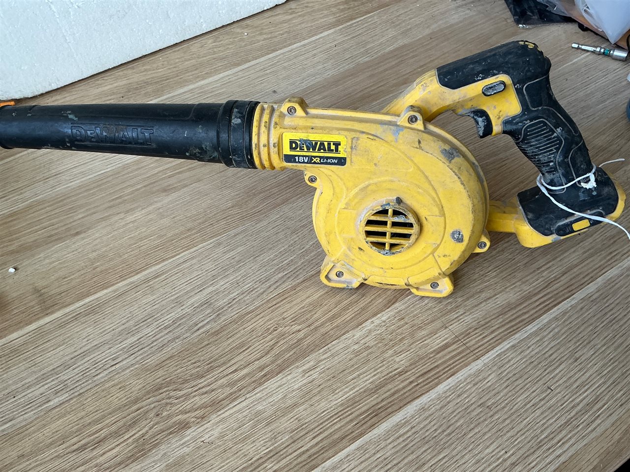 Dewalt 18 V Cordless Garden Blower - No Batte