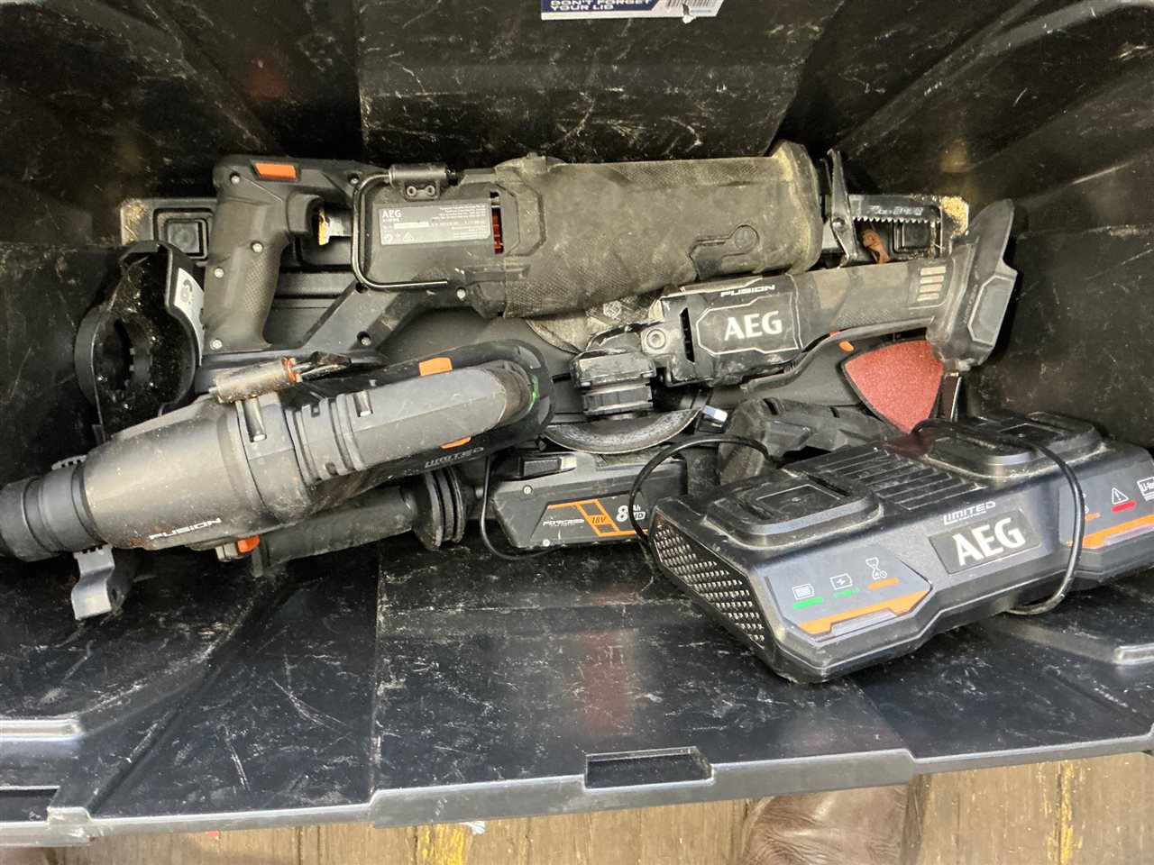 AEG 18 V Cordless , Ripro Saw , Hammer Drill , Grinder , Batt Charger +1 Battery