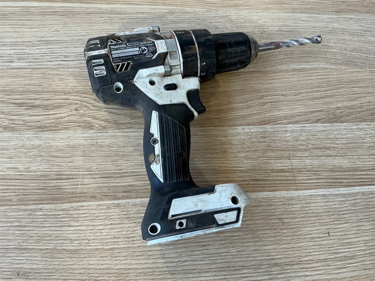 Drill Makita 18 V Cordless - White- No Battery