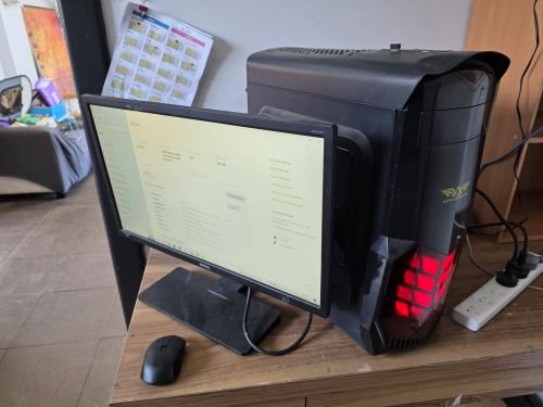 PC with Monitor, No Keyboard or Mouse