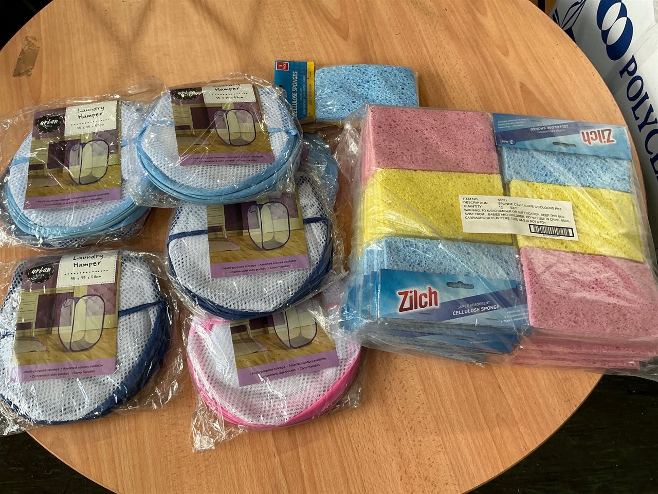 Laundry Hampers Quantity of 7 and Pack 12 Set Sponges