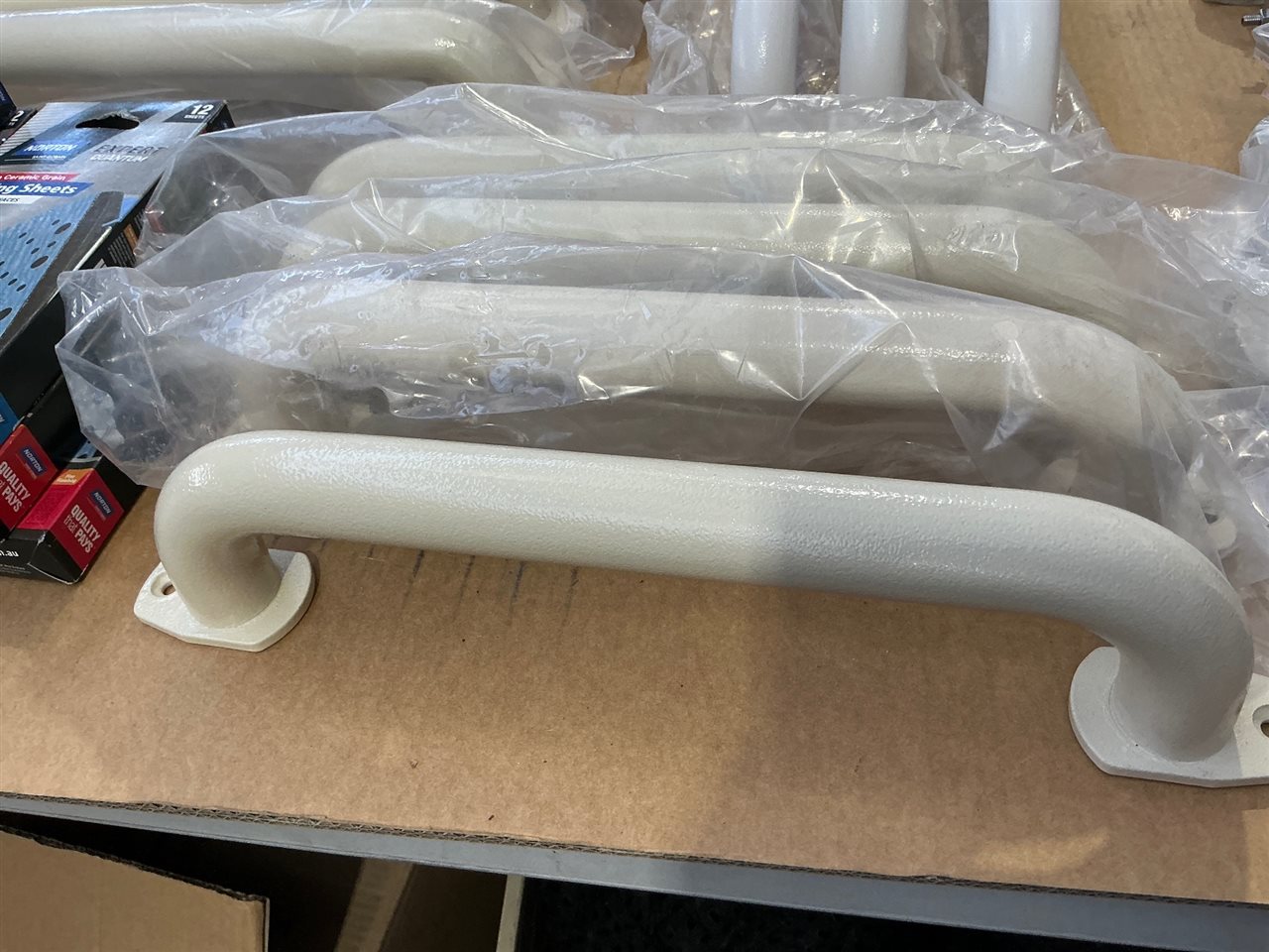 Alum.Grab Handrail -Cream -300 mm - Quantity of 4