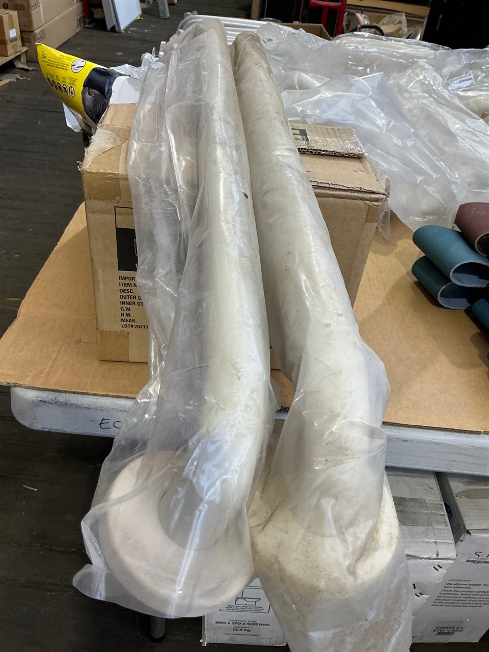 Alum.Grab Handrail -Cream -750,mm - Quantity of 2