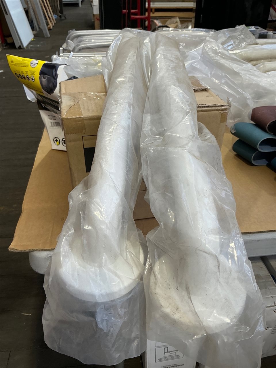 Alum.Grab Handrail -White -750,mm - Quantity of 2
