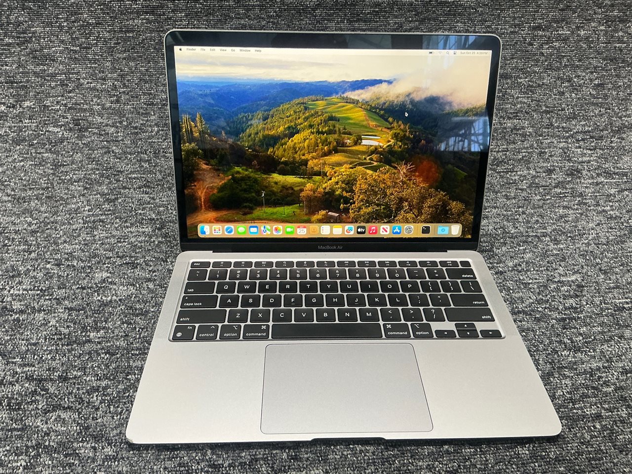 Apple MacBook Air 13.3" M1 2020 - Apple M1 8-Core CPU, 8 GB RAM, 256GB SSD with Adapter