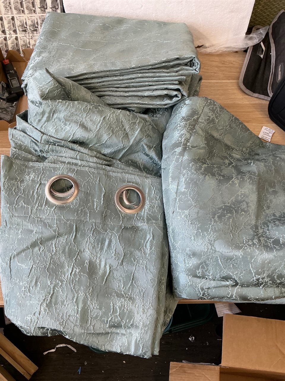 Quantity of 4 Curtains