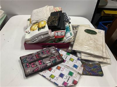 Pillowcases, Pencil Cases, Tea Towels, Wallets Etc All Brand New On A Tray Thumbnail