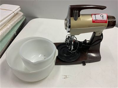 Vintage Sunbeam Mix Master With 2 Bowls, Untested, "Sold As Is" Thumbnail
