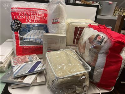 Single Bed Quilt Cover Sheets, Continental Quilt, Mattress Topper, Pillow And 2 X Micro Fleece Sheet Sets Plus A Wool Mattress Topper Thumbnail