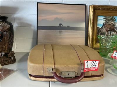 Vintage Typewriter In A Case Goffen Tippa With Instructions And Elephant Print, Untested, "Sold As Is" Thumbnail