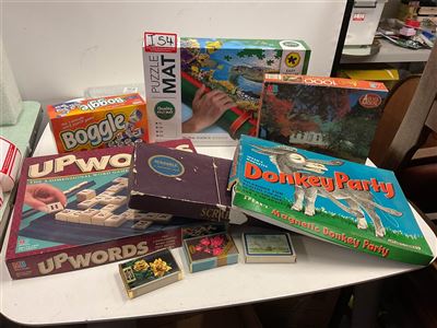 Puzzles And Games Boggle, Scrabble, Cards, Magnetic Pin The Tail On The Donkey, And Jigsaw Puzzle Mat Etc. Thumbnail