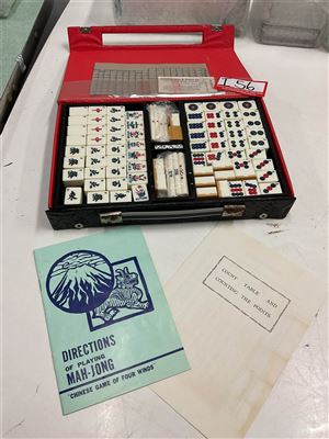Mah Jong Set In A Case With Instructions Thumbnail