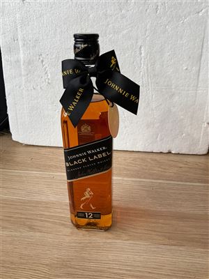 Johnnie Walker Black Label Whiskey- 700 Ml . Thumbnail
