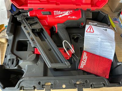 Milwaukee 18 V Cordless Nail Gun - Tool Only -No Battery Thumbnail