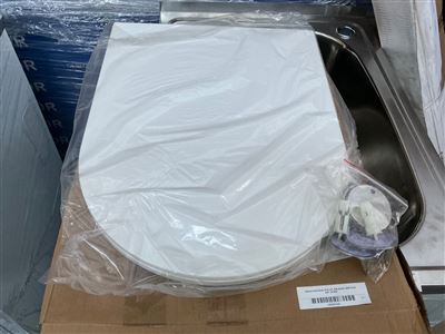 Seima Toilet Seat, Flat, UF, Silk White, RRP $190 Thumbnail