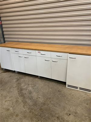 Cupboard, 3m x 650mm - Collection From Kadina Thumbnail