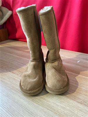 UGG Boots - Aust Size 4 USA Mens 5 USA Ladies 6, Long Pullons,Chestnut Colour, Sold Per Each Thumbnail