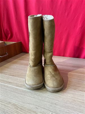 UGG Boots - Aust Size 4 USA Mens 5 USA Ladies 6, Long Pullons, Chesnut Colour, Sold Per Each Thumbnail