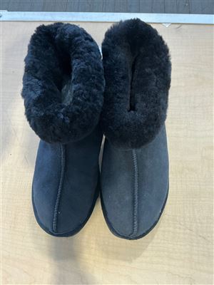 Slippers, Leather Upper, Synthetic Sole ,Black, Size 9 Thumbnail