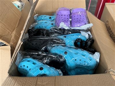 Clogs Fur Lined Girls- Carton of 24 Pair - Various Colours - Sizes 32 to 35 Thumbnail