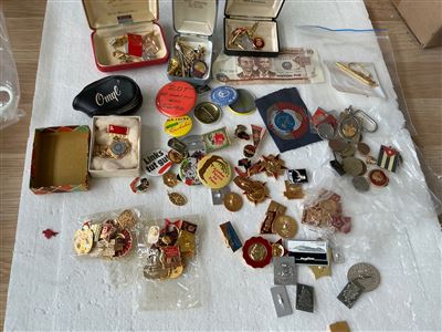 Quantity of Badges , Pins , Cufflinks Thumbnail