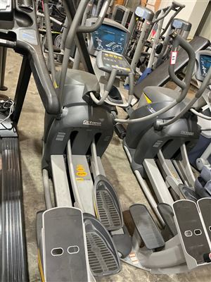 Octane Fitness Pro 4700 Cross Trainer, SmartStride, Moving Handlebars Thumbnail