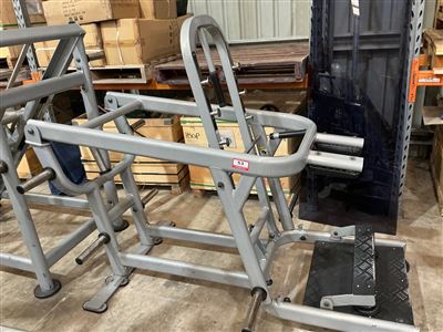 Plate-Loaded Standing Machine with Shoulder Yoke and Platform Thumbnail
