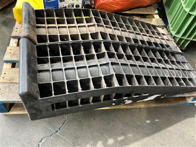 Pair Plastic Ramps Thumbnail