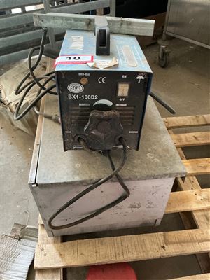 Arc Welder -240 V and Galv.Toolbox - Not Tested - Collect From Penfield Gardens ) Thumbnail