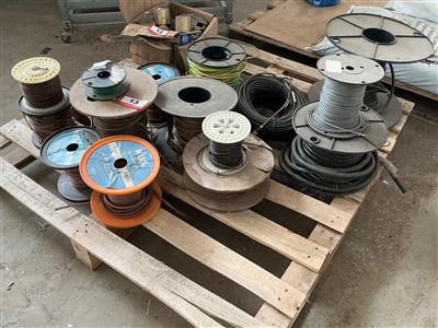 Quantity of Asstd Cable  (Collect From Penfield Gardens ) Thumbnail