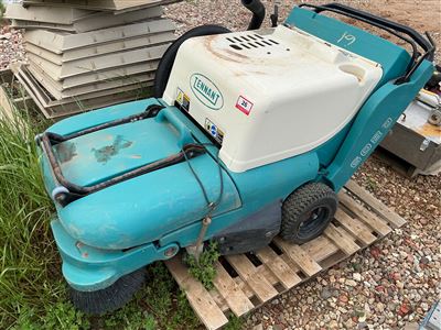 Tennant 6080 Walk Behind Sweeper - Petrol Motor =-Sold as is ( Collect  Penfield Gardens ) Thumbnail