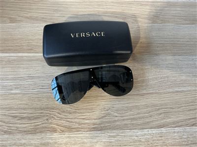 Sunglasses Thumbnail