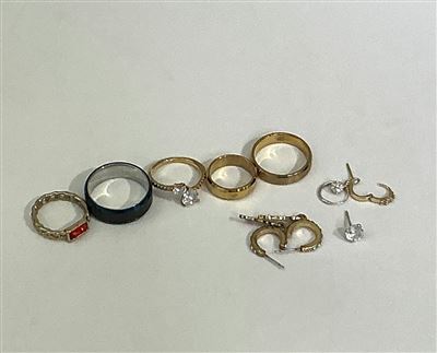 Costume Jewellery - Rings x 5 & Earrings Thumbnail