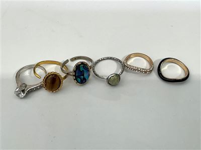 Costume Jewellery - 6 x Rings Thumbnail