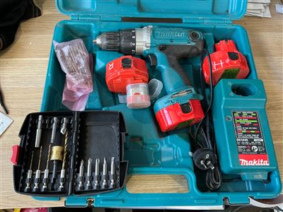 MAKITA Cordless 12 V Drill Set - Not Tested Thumbnail