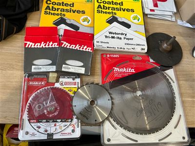 Sandpaper and Used Circular Saw Blades Thumbnail