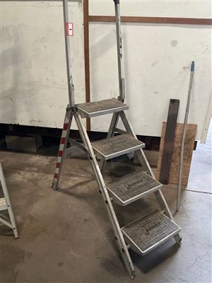 Step Ladder Approx 930mm High (Located At Wingfield) Thumbnail