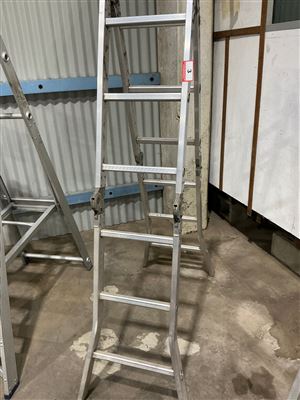 Extendable Ladder Approx 1750mm/3500mm High (Located At Wingfield) Thumbnail