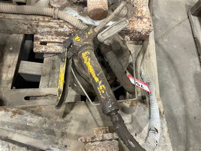 Grease Gun and Remote Pressure Pot (Located At Wingfield) Thumbnail