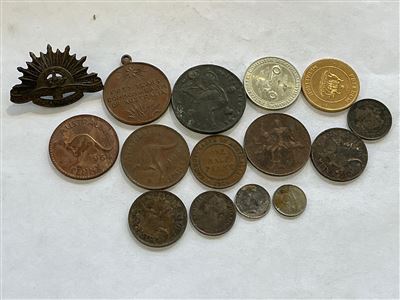 Australian English Pennies Old Australian Military Badge etc Thumbnail