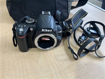 Nikon D3000 Digital SLR Camera Body with Crumpler Bag Thumbnail