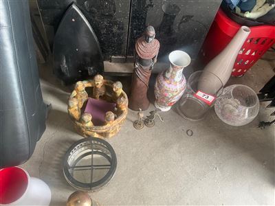 Quantity.Of Ornaments  (Collect From Greenfields ) Thumbnail