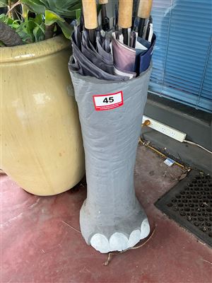 Elephant Foot Umbrella Stand with Umbrellas Thumbnail