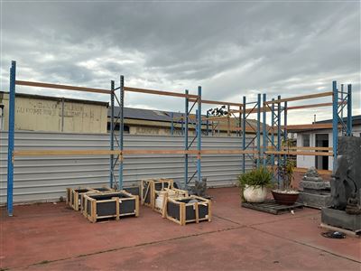 Pallet Racking, 14 Blue and 4 Galvanised Uprights 3650mm, Beams 2600mm Thumbnail