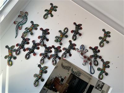 Lot of Approx 15 Metal Gecko Wall Art Pieces, Assorted Colours Thumbnail